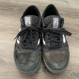 Van’s A.V.E. Pro - Black/White